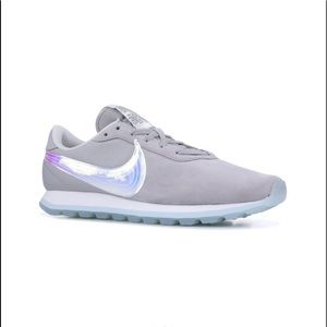 Nike Pre Love O.X. W size 9.5 women’s GUC